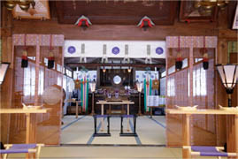 写真: 津田沼鎮座菊田神社の拝殿